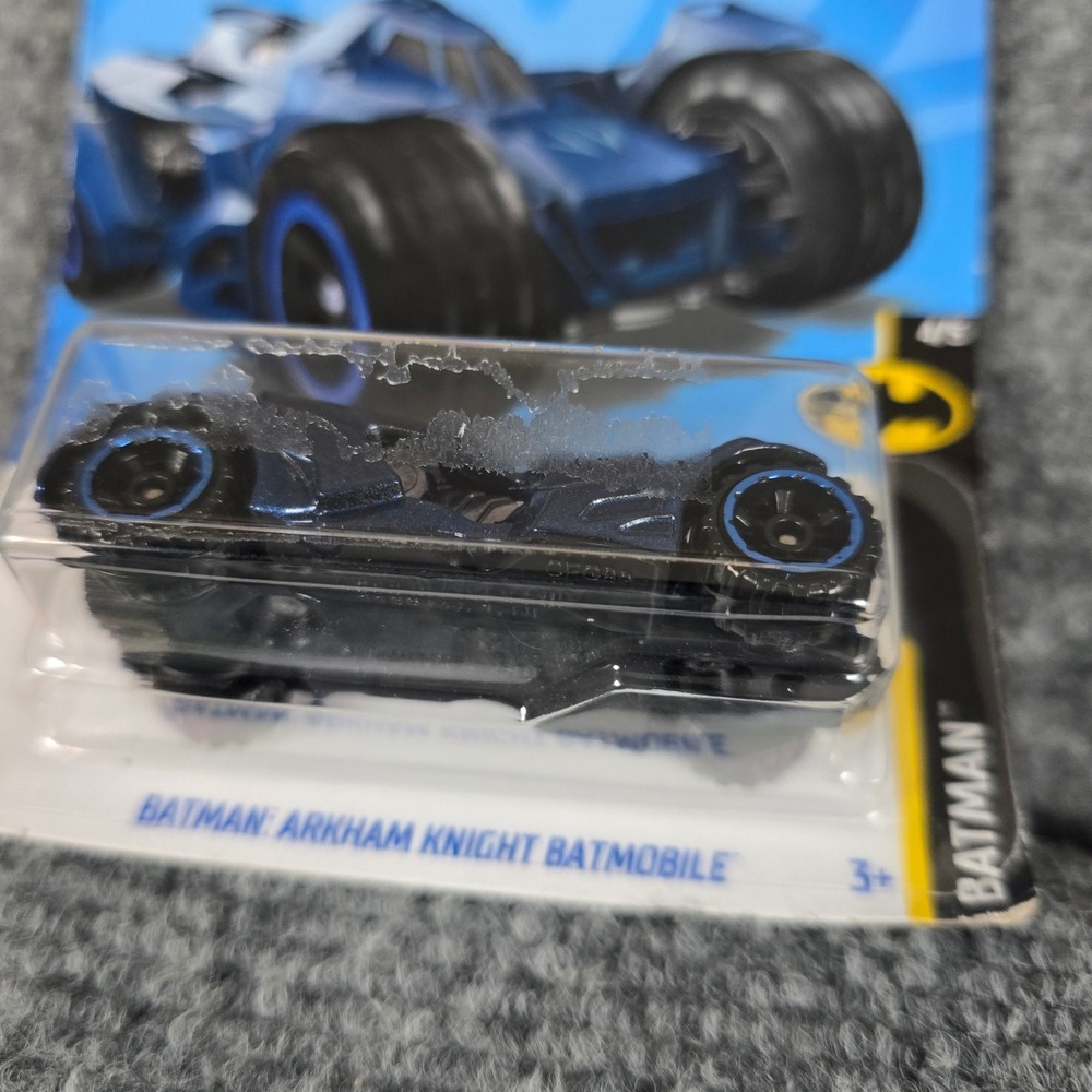 Hot Wheels Batman Arkham‎ Knight Batmobile 149 250 Blue Diecast Toy Car - Picture 2 of 5